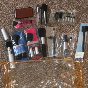 13 pc makeup brush, hand mirror + tote combo DEAL